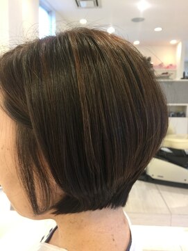 サロン ド コワフュールシェ トモ(salon de coiffure chez tomo) グラディションボブ
