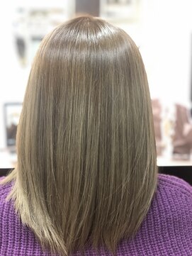 アールビューティジャパン(R beauty Japan) ベージュ系カラー