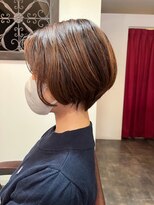 フォースクエア(FOUR SQUARE) 前下がりボブ