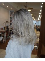 ビュートリアム 七里ヶ浜(BEAUTRIUM)&nbsp;外国人風ハイトーンベージュ/重ためロブレイヤースタイル