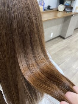 ヘミ(hemi)の写真/まるで元からストレートのような自然な仕上がりに。