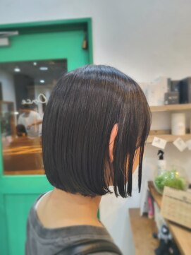 ワンス(Once) ミニボブ