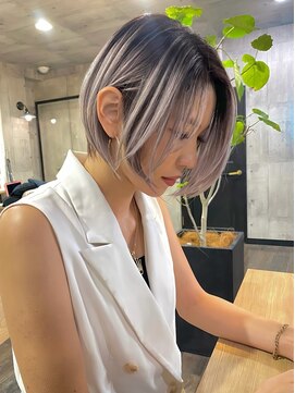 シェルヴ(XELVE) ホワイトバイオレットの逆バレイヤージュ