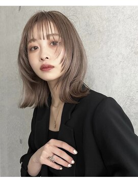 レイヤーカットベージュカラー