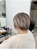 丸みショートとシャドールーツカラーのハイトーンカラー◎