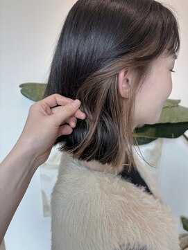 シュリット(schritt) ブリーチなしインナーカラーベージュ　暗髪ボブ　渋谷mutsuki