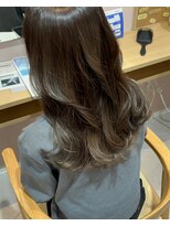 メルク ユニ(merc.uni)&nbsp;カーキグレージュ5/15ミルクティーブロンド