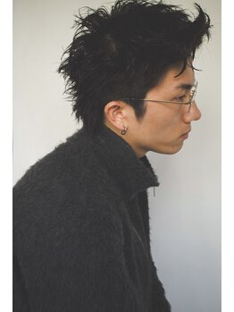 ヤー(YA)の写真/簡単なスタイリングできまる。力の抜けた自然なデザインを提案