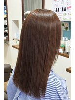 エム クゥール m.coeur&nbsp;ツヤ髪ナチュラルストレート｜上品なブラウンヘア