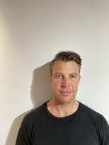 リバレッジ 広尾(Leverage)&nbsp;大人の七三分けフェードカット【広尾、恵比寿】担当:尾上