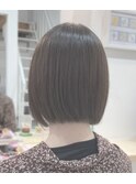 キレイなボブラインの軽めボブ
