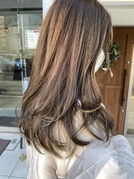 インビテーション(invitation) ロングレイヤー・オリーブグレージュ・ハイライト