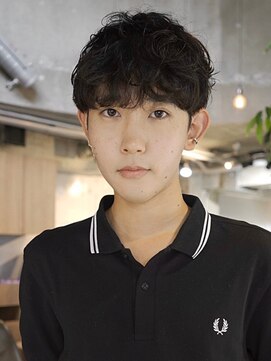 キュー(Cue_) 王道メンズニュアンスマッシュカットパーマ（表参道原宿）