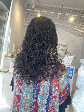 アンジュベイナハ (Ange Bay NAHA) ロング×スパイラルパーマ