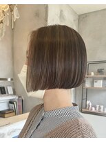 カムジーヘッド(COMEGHEAD)&nbsp;ミルクティベージュカラーミニボブ大人ショートボブショート