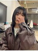 黒髪ウルフカットブルーブラックミディアムウルフ