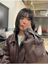 シスタ(SISTA)&nbsp;黒髪ウルフカットブルーブラックミディアムウルフ