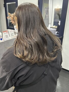 アルコイリスバイドールヘアー(ARCOIRIS by Dollhair) アッシュオリーブネイビーグレーレイヤーロングメンズライク都島