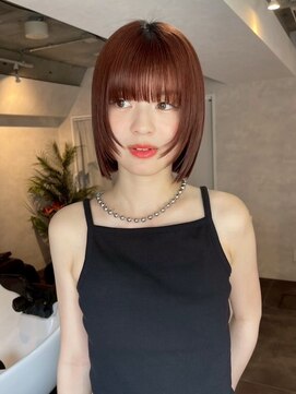 サンルーム(SUN room) レイヤーボブ切りっぱなしボブ顔まわりレイヤーレッドブラウン