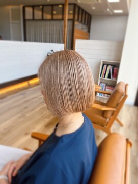 ヘアーブランドジン ティアラ(HAIR BRAND Jin Tiara) ミルクティーベージュ×個性派カット【#松山美容室】