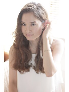 ララテラス(LaLa Terrace) 耳かけ☆かき上げバング×ソフトウェーブ☆