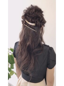 ピカソ こあら店 編み込みハーフアップ