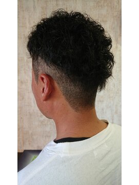 美容室ドゥ ビサージュ ツーブロショートパーマ