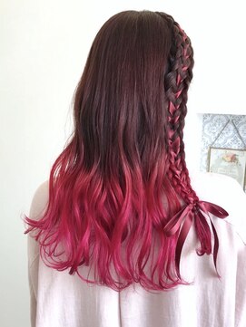 ロイヤルヘアー(ROYAL HAIR) イベント用ピンク編み込みヘア