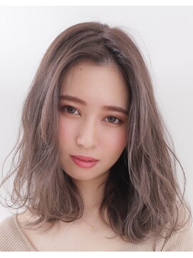 ビレット(BILLET) 外国人風透明感グレージュ