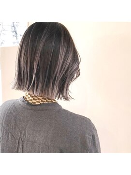 ヨッカ(YOCCA) 顎ラインボブ　バレイヤージュ