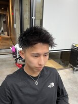 イーラ(era)&nbsp;スーツ短髪ツーブロック束感モテる黒髪シークレットパーマ流行