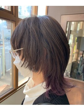 アイズウェスト(I's WEST) ウルフカット×インナーパープル　カット/カラー/ヘッドスパ人気