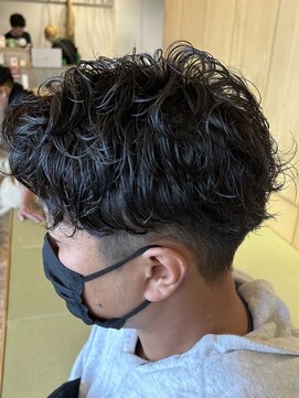 ニアウ 伊勢崎連取店(Niau) メンズマッシュパーマツイストスパイラルパーマ波巻きパーマ