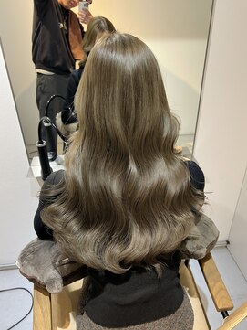 ロエ 恵比寿 代官山(ROE) オリーブベージュ　レイヤーカット　前髪　ブリーチなし　艶髪