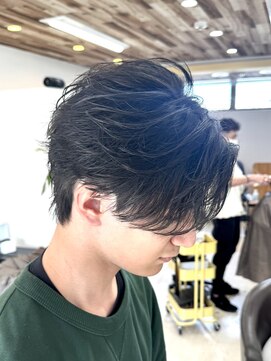 イロ 成田(iLo) 毛流れニュアンスパーマ 刈り上げなし