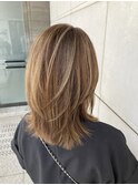 サンドベージュ
