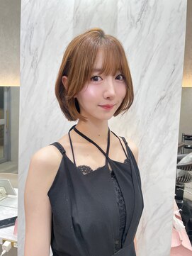 ロンド レア 天神大名店(Lond Le’a) ホワイトブロンド/外ハネボブ/美髪/ワイドバング/ブルーブラック