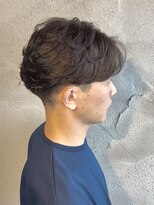 ニアウ 高崎店(Niau)&nbsp;メンズセンターパートニュアンスフェザーパーマ群馬高崎眉毛