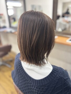 ボブレイヤー×明るめナチュラルベージュ