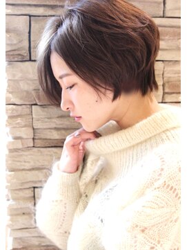 レウナ 外苑前(Reuna) ３０代・４０代に人気シルエットが綺麗なショートスタイル