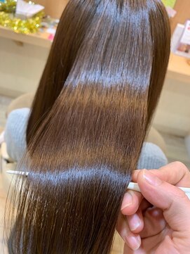 リュッカ(Lyuca) 【美髪　久米田】ナチュラル　オリーブベージュ