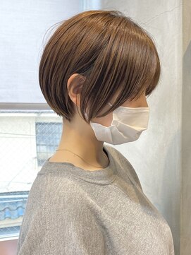 エリマ 調布(elima) 丸みショートボブ 透明感ベージュ イルミナカラー  20代30代