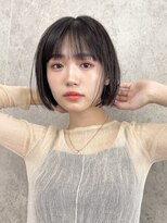 サンク 原宿 表参道(cinq) ナチュラルボブ前髪ミニボブ前下がりボブブルーブラック黒髪20代