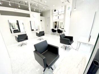 Agu hair guild 苗穂南口店【アグ ヘアー ギルド】