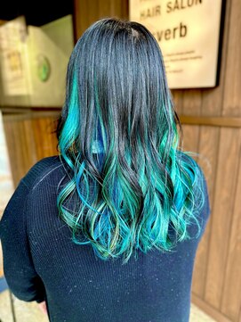 カフェアンドヘアサロン リバーブ(cafe&hair salon re:verb) アトミックターコイズ&ディープブルー