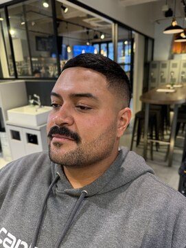 フランクスバーバーザスタンド(Frank’s barber the stand) クロップベリーショートE