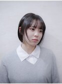 顔まわりレイヤー暗髪ボブ