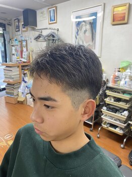 トコマル理容室の写真/肌、髪の悩みを魅力に変える！清潔感のあるスタイルで好印象に★仕事もプライベートも充実させる◎