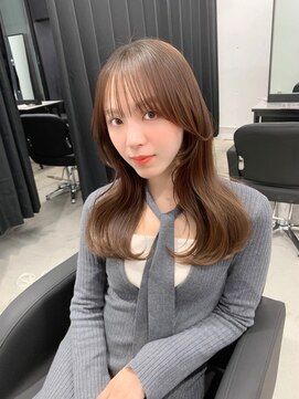 ピア ヤクイン(Pia Yakuin) 大人可愛いロングヘア