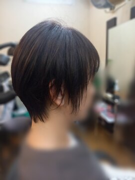 男&女のヘアーサロンF ショートグラデーションボブ